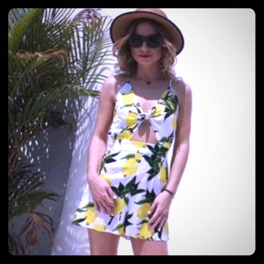 LAST CHANCE NEW Lemon Print Romper White Tie - Picture 2 of 8
